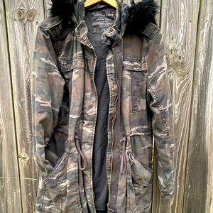 American Eagle parka coat jacket camo